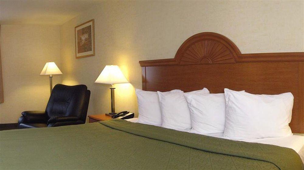 Americas Best Value Inn Pharr/Mcallen Exterior photo