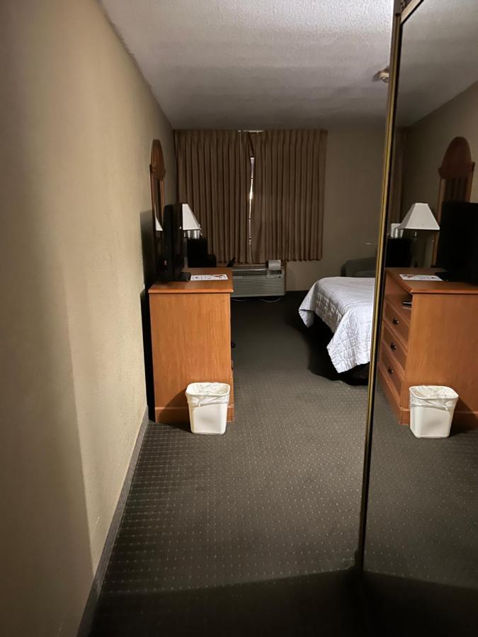 Americas Best Value Inn Pharr/Mcallen Exterior photo