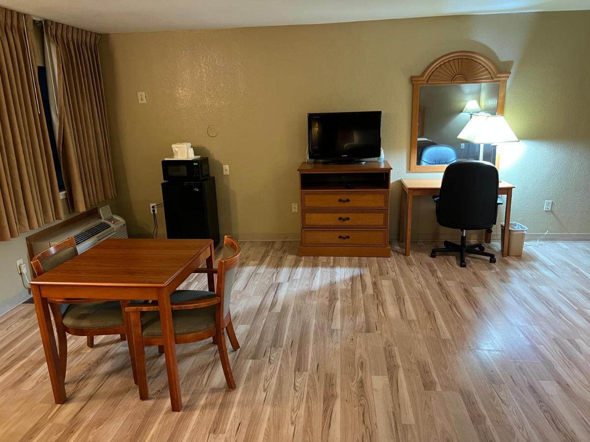 Americas Best Value Inn Pharr/Mcallen Exterior photo