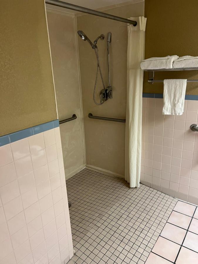 Americas Best Value Inn Pharr/Mcallen Exterior photo