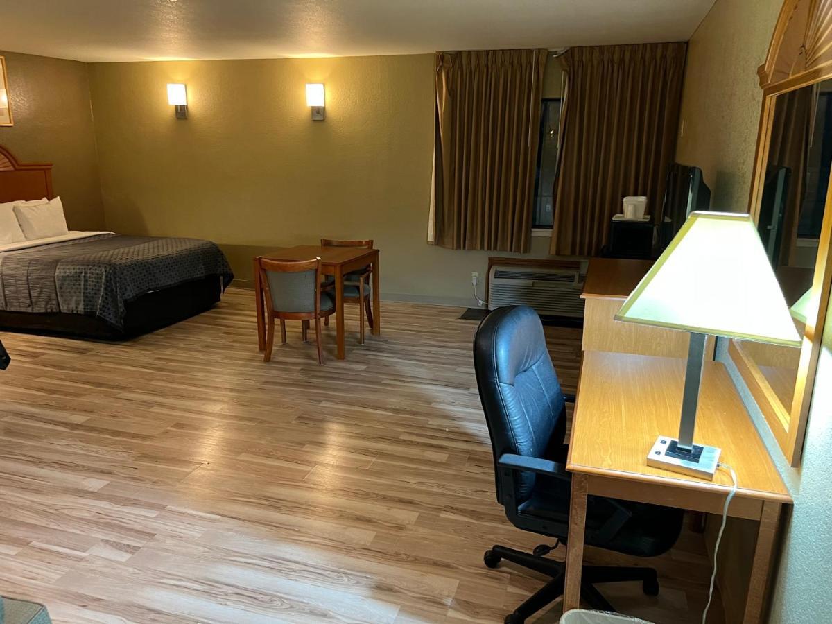 Americas Best Value Inn Pharr/Mcallen Exterior photo