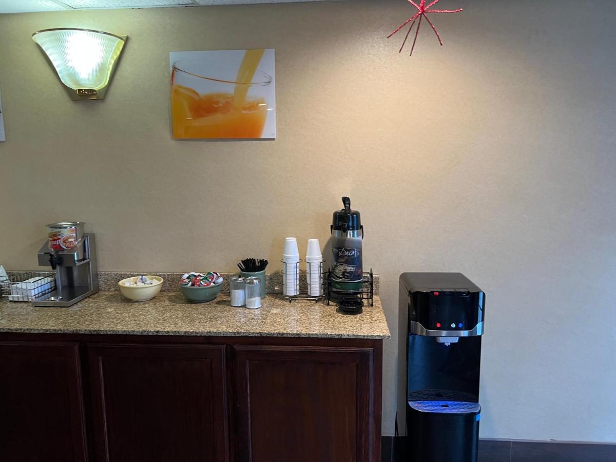 Americas Best Value Inn Pharr/Mcallen Exterior photo